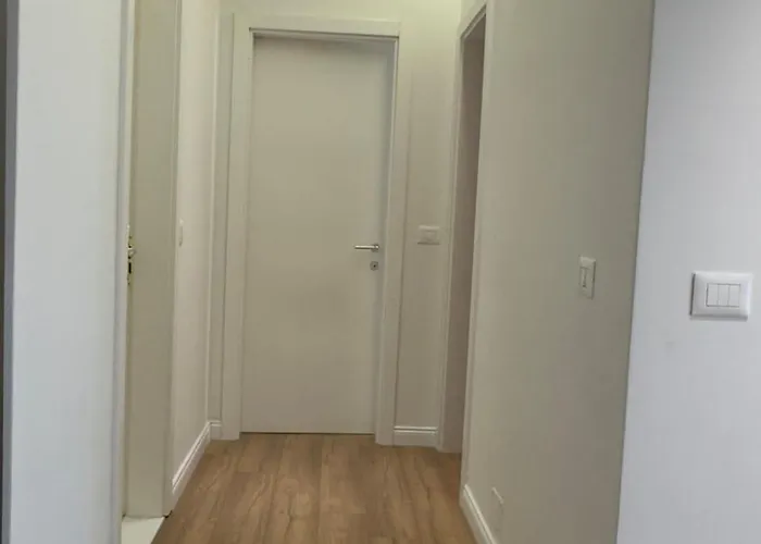 דירה Spacious Luxury טיראנה